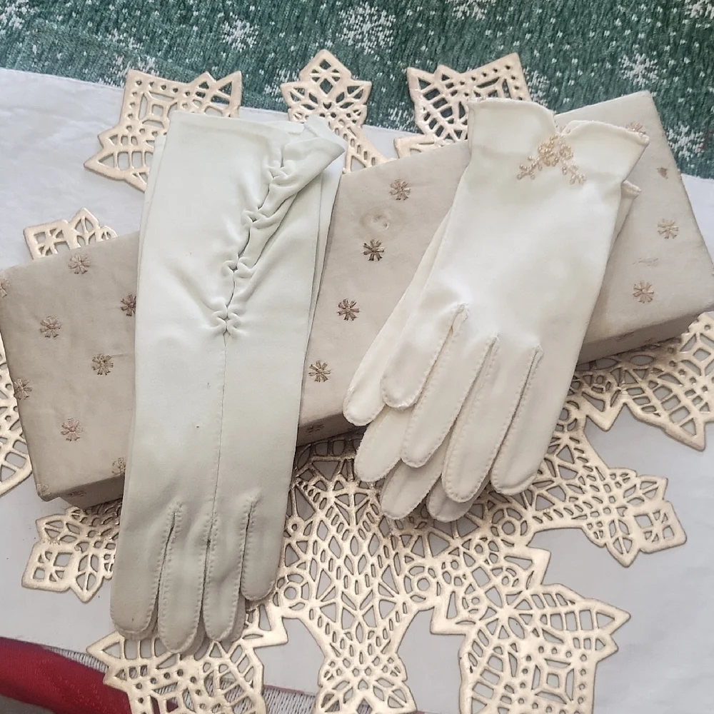 Embroidered Glove Box vintage– Floral Threadwork – Satin or Silk Exterior